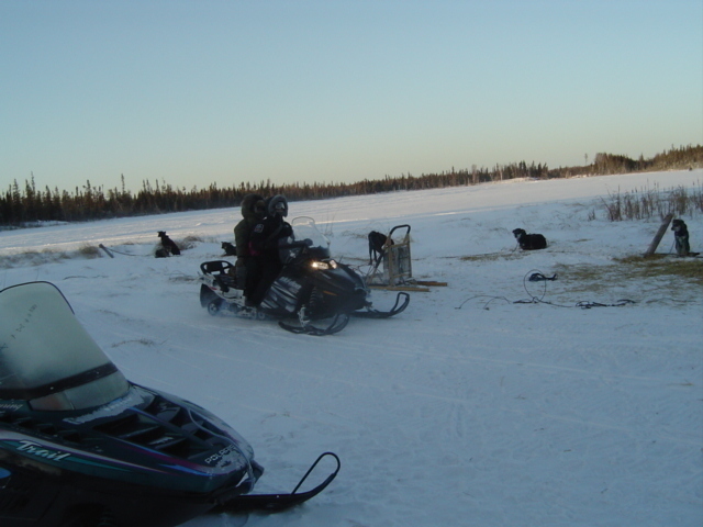 大興奮！スノーモービル体験（オプショナルツアー）