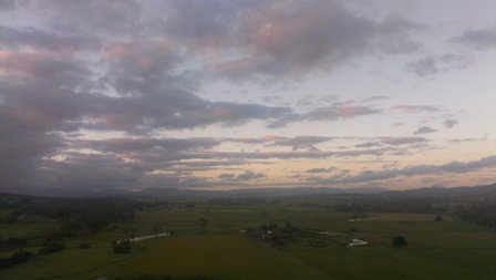 離陸後直ぐはまだ日の出前