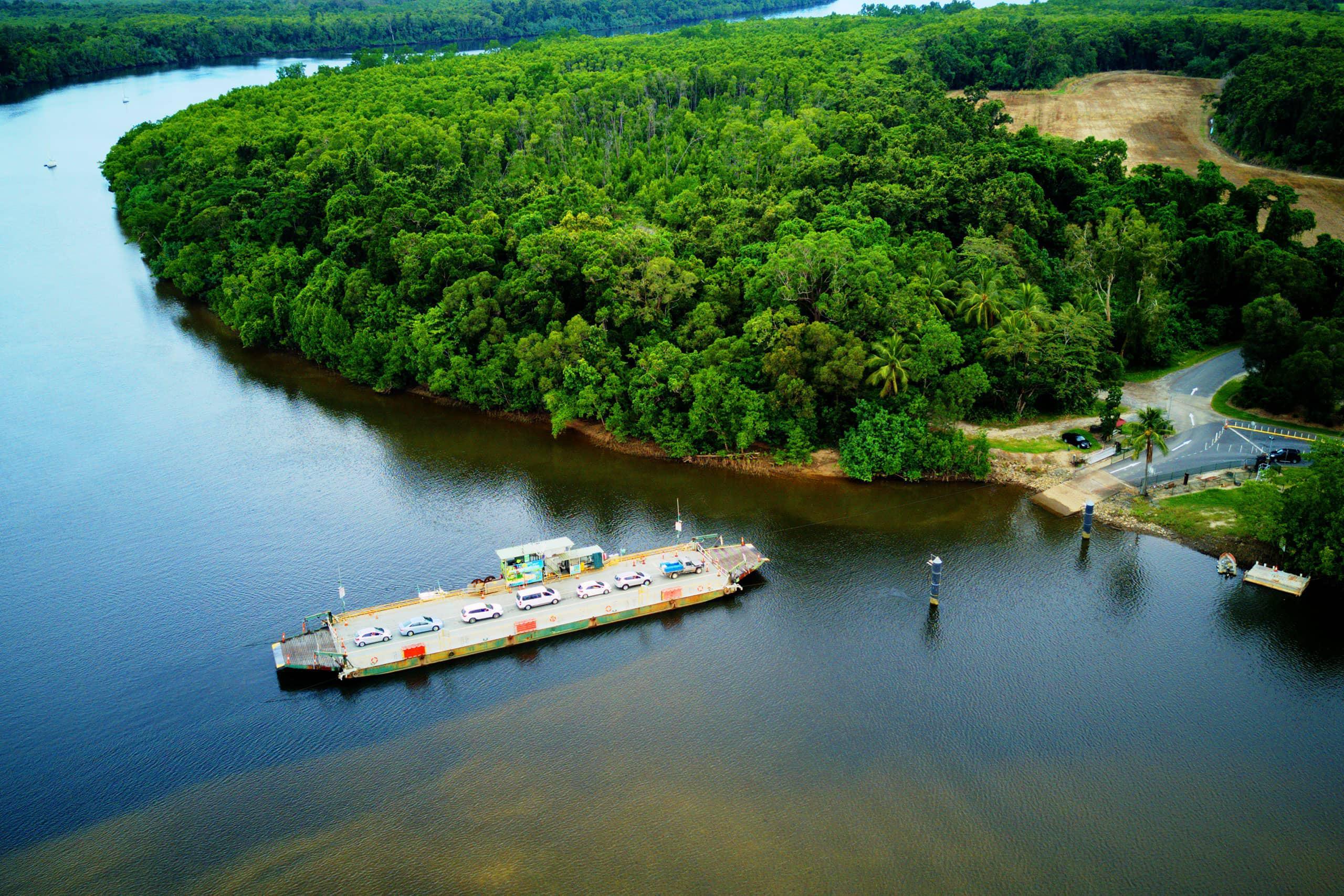 デインツリー・リバー・フェリー（渡し舟）