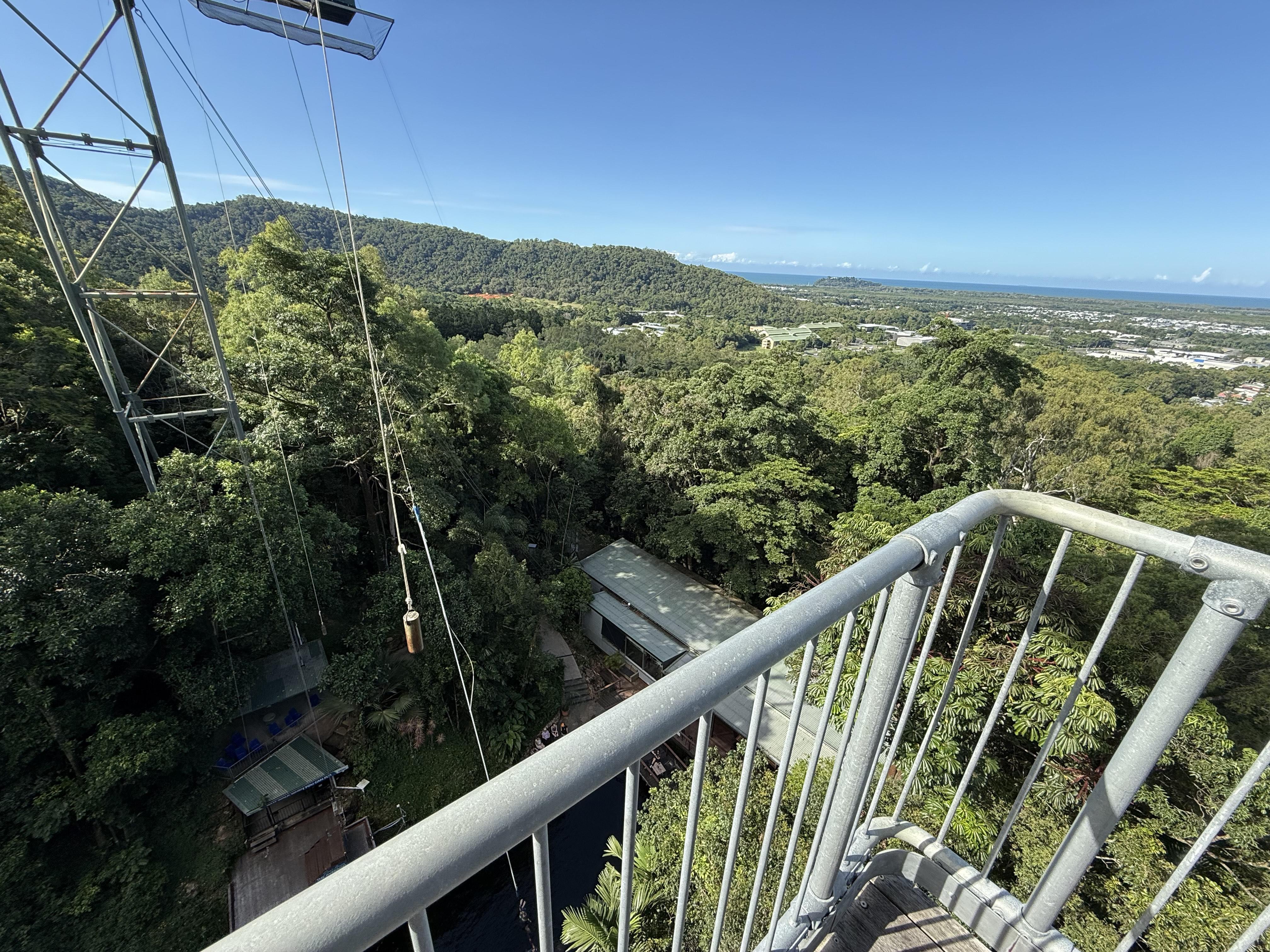 バンジージャンプ台からの眺望