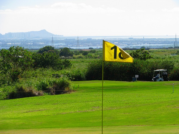 ダイアモンド・ヘッドを遠望