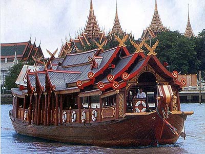 クルーズ船全景