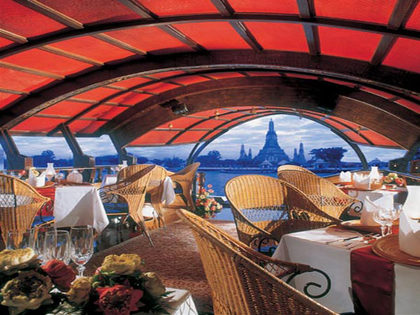 クルーズ船内の様子