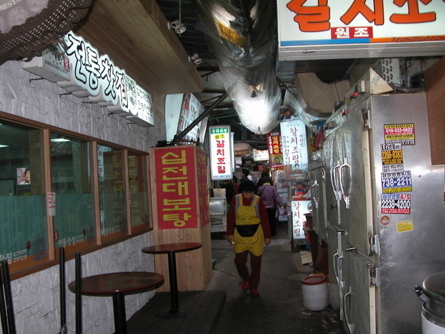 南大門市場の裏通り食堂街