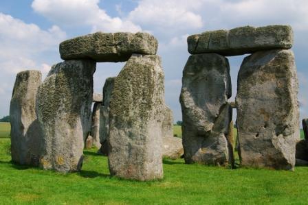 ストーンヘンジを近くから